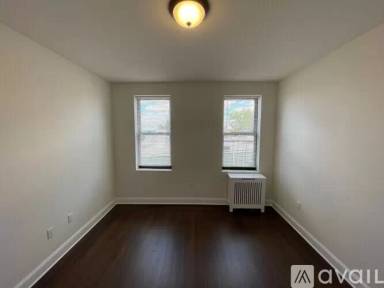 Main picture of 1931 Kennedy Blvd