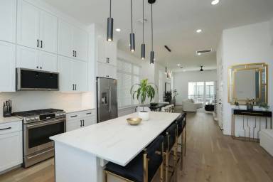 Main picture of 5704 Fairdale Ln