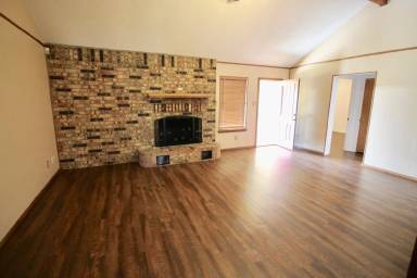 Main picture of 1812 E Bankhead Dr