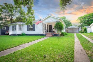 Main picture of 353 Irvington Dr