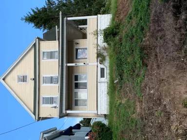 Main picture of 611 Crown Ave