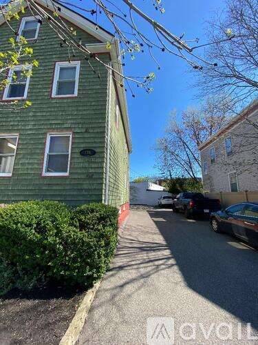 Main picture of 735 Somerville Ave