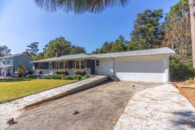 Main picture of 910 Bonnie Ln