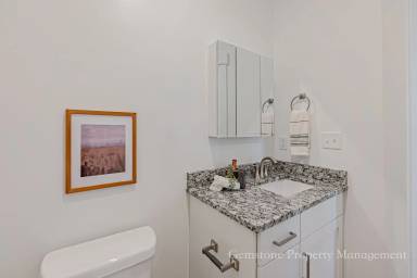 Main picture of 569 Tiller Ave