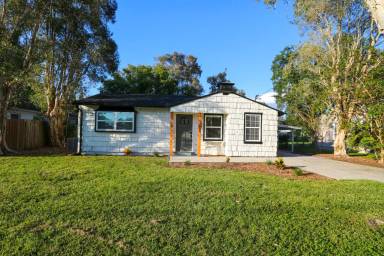 Main picture of 3609 W Bay Ave