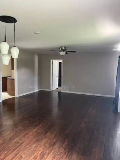 Main picture of 3711 N Kinser Pike