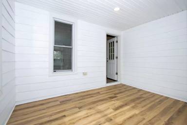 Main picture of 554 Northwestern Ave
