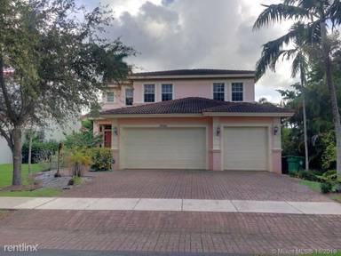 Main picture of 3080 SW 44th St