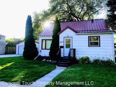Main picture of 207 13th St S