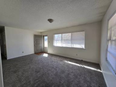 Main picture of 1929 Crestview Dr