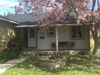 Main picture of 704 11th St