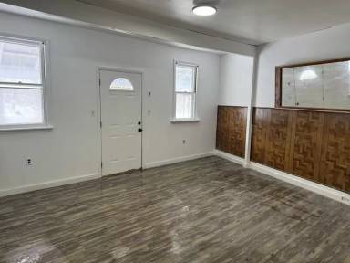 Main picture of 6 E Church St
