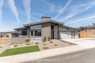 Main picture of 4577 SW Zenith Ave