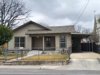 Main picture of 1923 W Poplar St