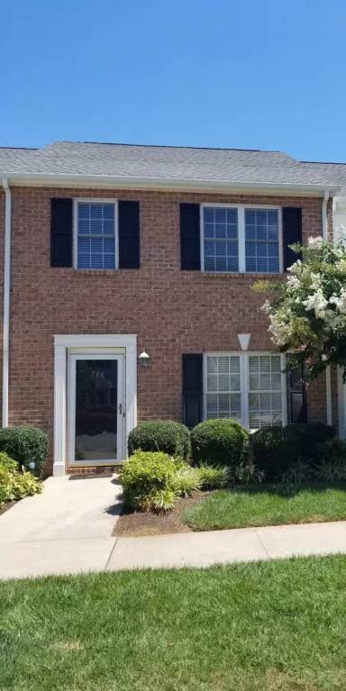 Main picture of 720 Wyndhurst Dr