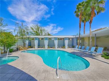 Main picture of 870 E Palm Canyon Dr