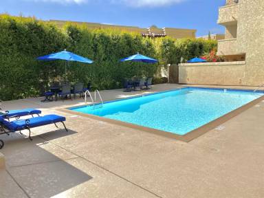 Main picture of 2420 Torrey Pines Rd
