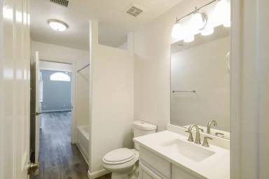 Main picture of 20428 N 9th St