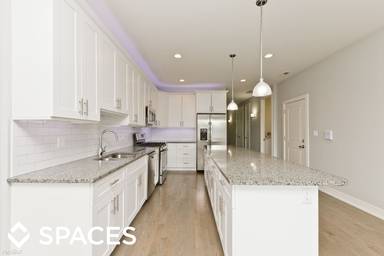 Main picture of 4351 N Lincoln Ave