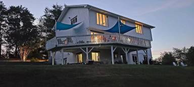 Main picture of 15 W Rolling Meadows Ln