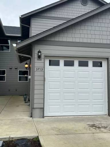 Main picture of 3713 Peter Ln NE