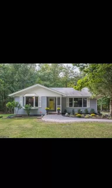 Main picture of 7 Brook Dr
