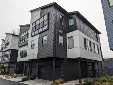 Main picture of 2405 217th St SE