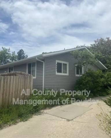 Main picture of 4547 Beachcomber Ct