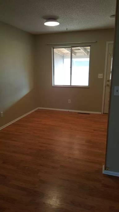 Main picture of 1506 Woodlawn Ave