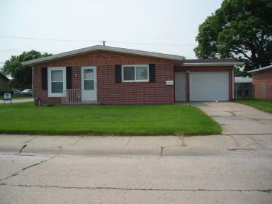 Main picture of 402 W William Ave