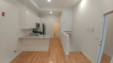 Main picture of 1924 W Girard Ave