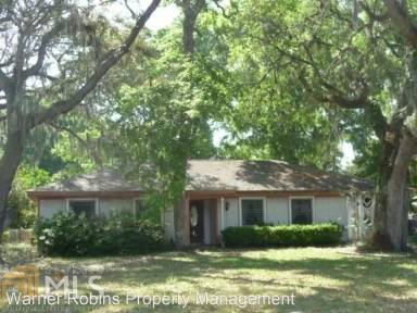 Main picture of 9 Powder Horn Rd