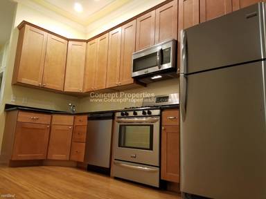 Main picture of 395 W Broadway