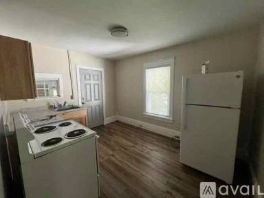 Main picture of 2 W 4th St