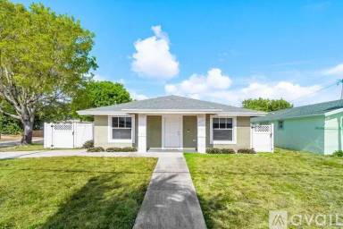Main picture of 4301 Greenwood Ave