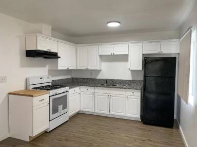 Main picture of 4077 Oakcrest Dr