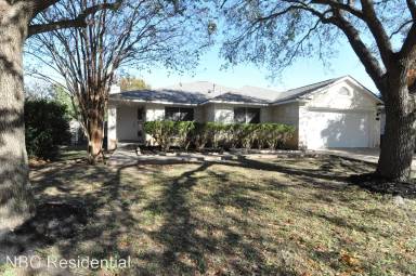 Main picture of 1211 Leah Ln