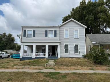 Main picture of 1303 E Jackson St