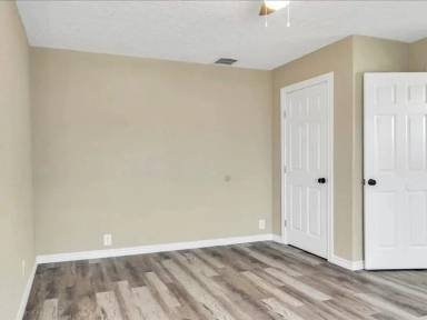 Main picture of 4629 SW I Ave