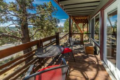 Main picture of 2010 NW Cascade View Dr