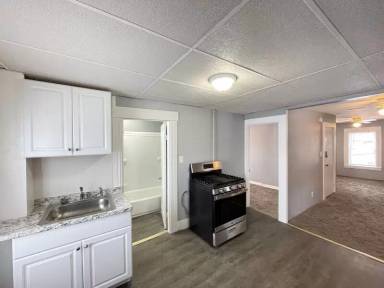 Main picture of 28 Massabesic St