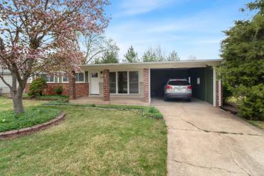 Main picture of 1235 Assumption Dr
