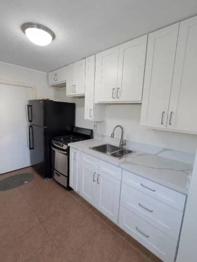 Main picture of 412 E 4th St