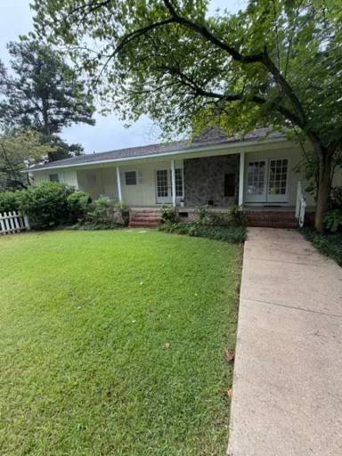 Main picture of 207 E Church St