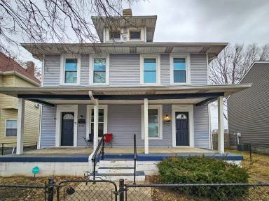 Main picture of 2239 N Kenwood Ave