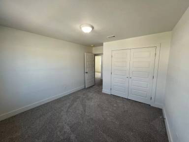 Main picture of 1822 Royal Loop
