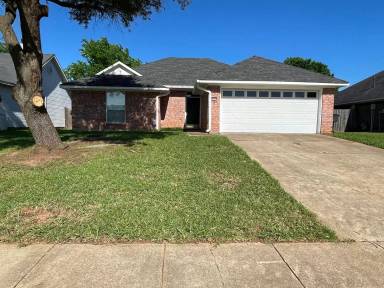 Main picture of 1615 Williamsburg Dr