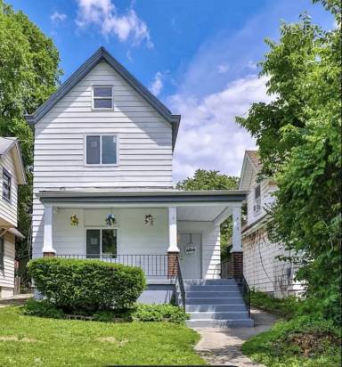Main picture of 812 Fairbanks Ave