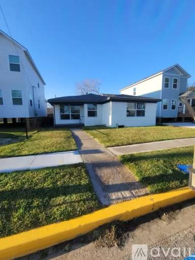 Main picture of 4024 Avenue N 1/2