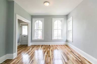 Main picture of 2231 Wabash St